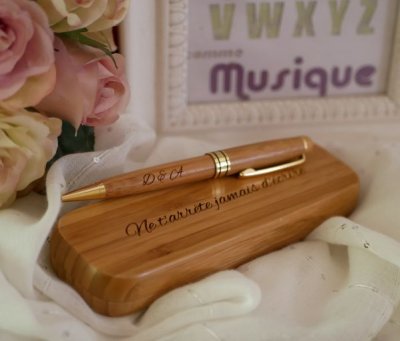 Holzkugelschreiber und Schatulle personalisiert