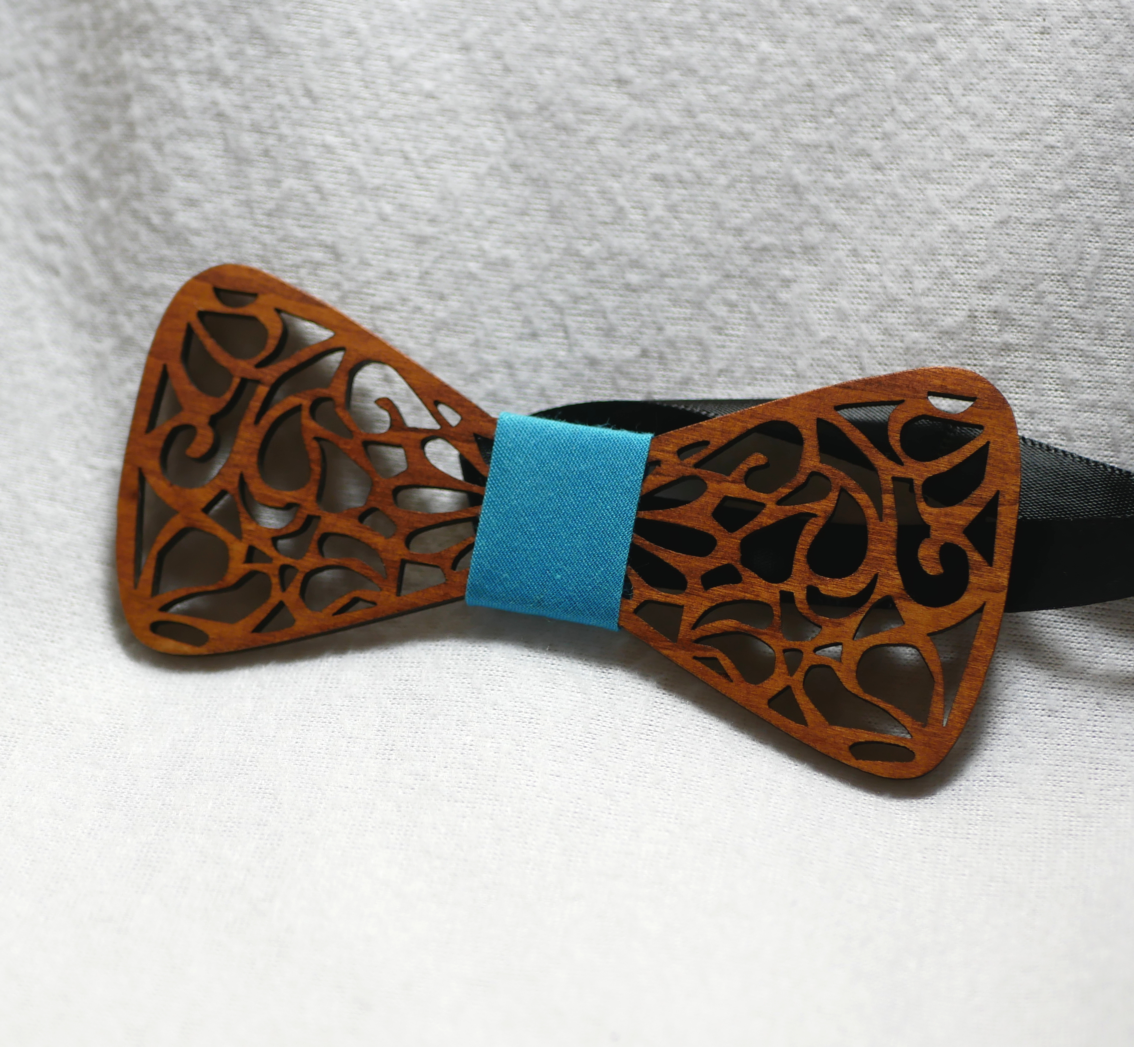 Schmetterlingsknoten Holz ausgehöhlt Band türkis