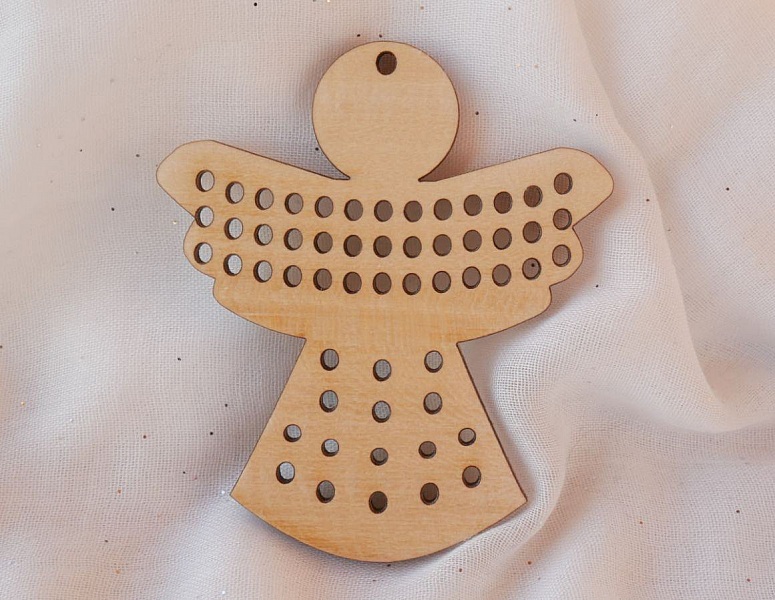 Weihnachtsengel aus Holz zum selbst Sticken und Dekorieren 