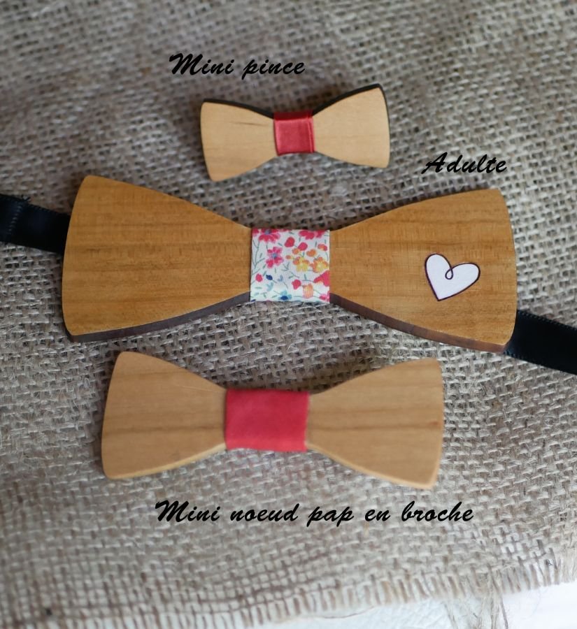 Holzspange Miniatur-Papageienknoten mit personalisierbarem Band