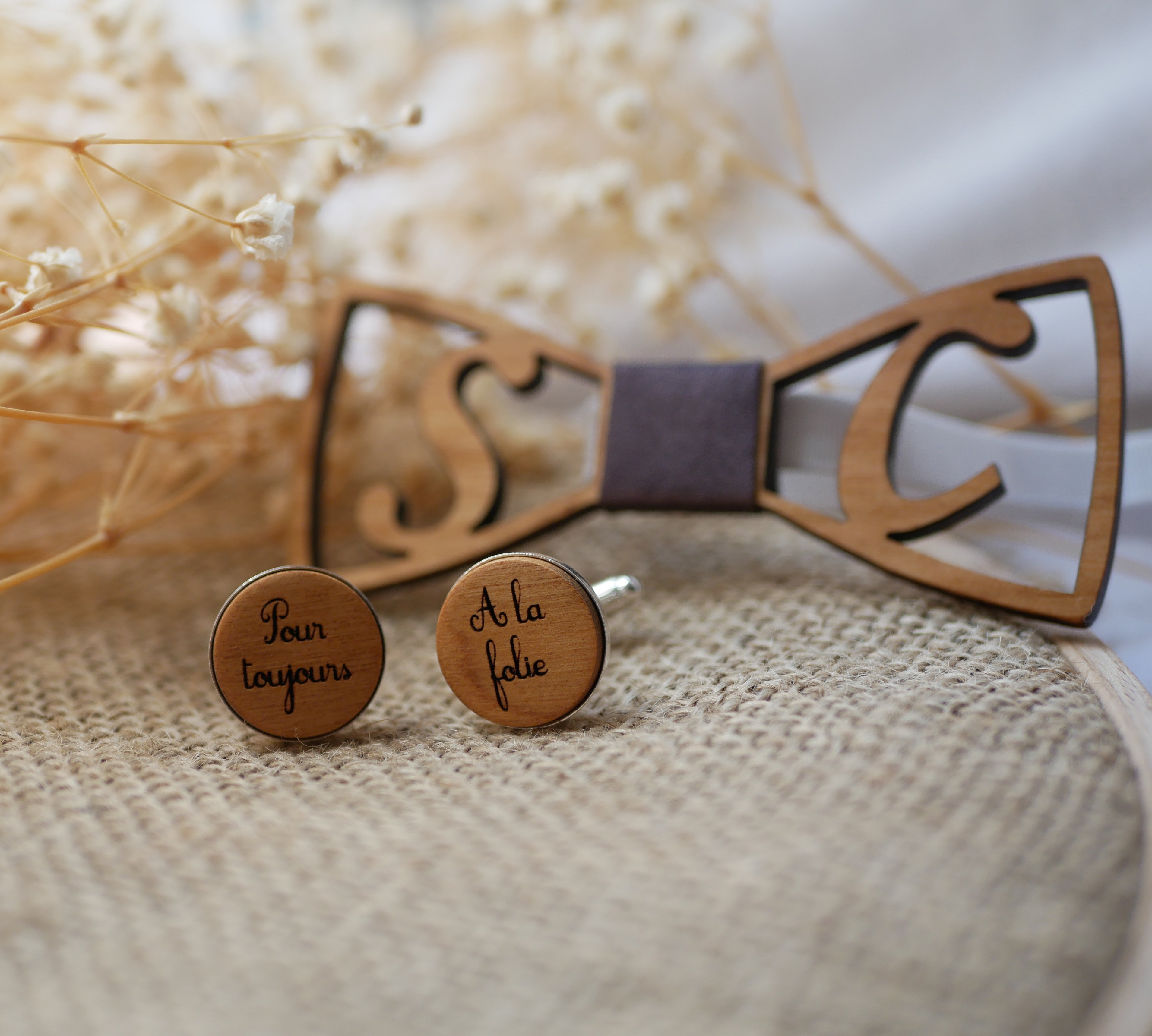 Versilberte Manschettenkn&ouml;pfe aus graviertem Holz 4 Gr&ouml;&szlig;en zur Auswahl