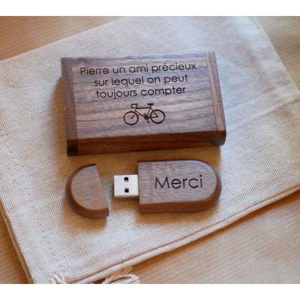Box und Usb Stick 64 GB Walnussholz anpassbar