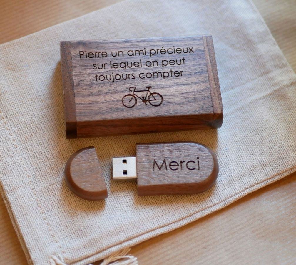 Box und Usb 3.0 Holz Walnuss 32 GB personalisierbar