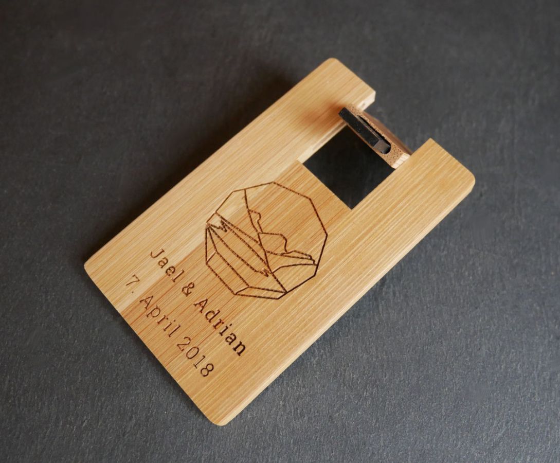 USB-Stick 32 GB Karte Bambus Holz verkohlt zu personalisieren durch Gravur
