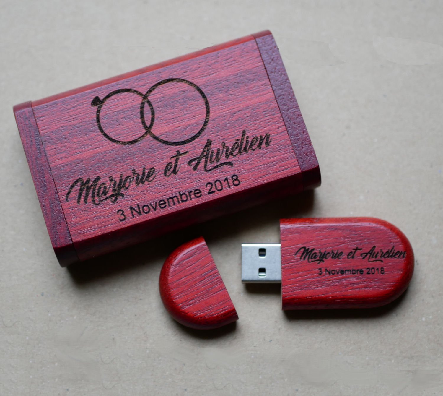 Usb Stick 32 GB 3.0 Holz rot in Box durch Gravur personalisieren