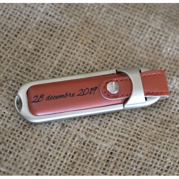 USB-Stick 32Gb in brauner Lederh&uuml;lle zum Selbstgestalten