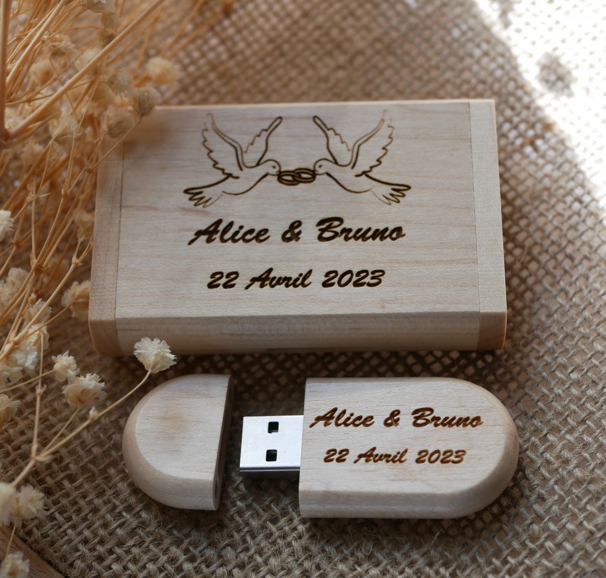 Usb-Stick 64 GB 3.0 in personalisierter Box aus hellem Ahornholz