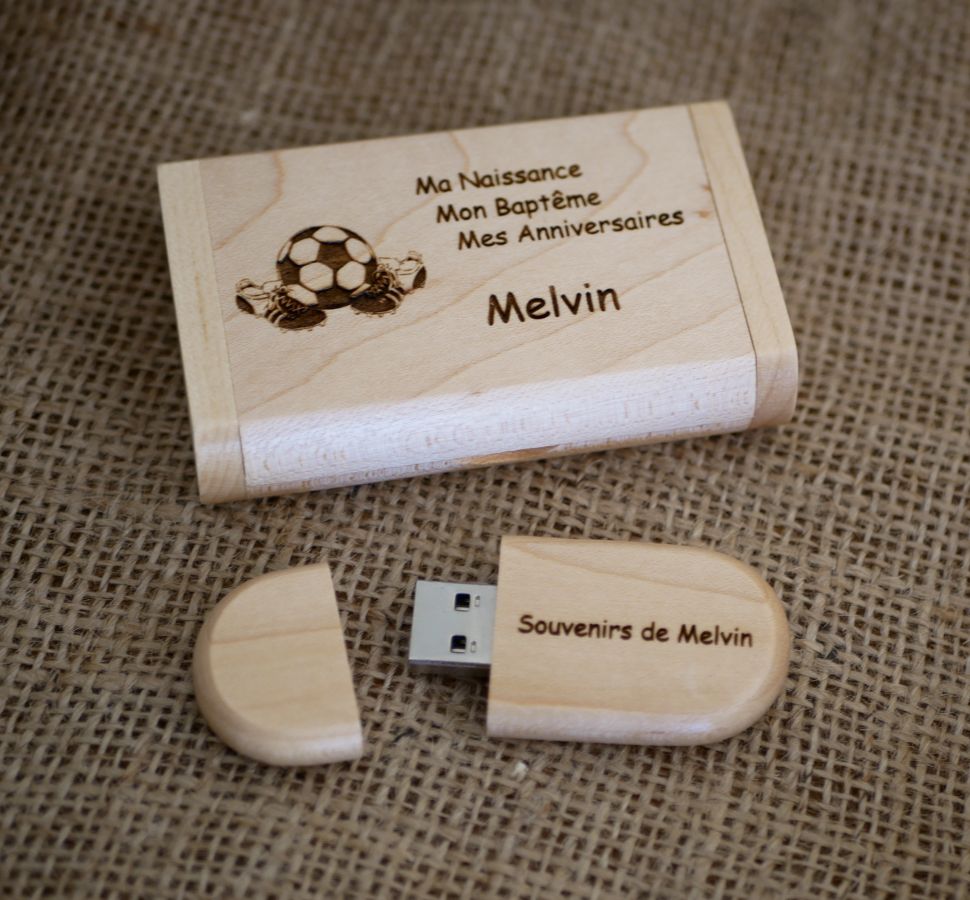Usb-Stick 64 GB 3.0 in personalisierter Box aus hellem Ahornholz