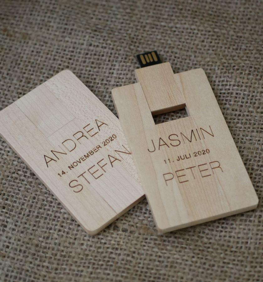 USB-Stick Karte Ahornholz graviert zu personalisieren