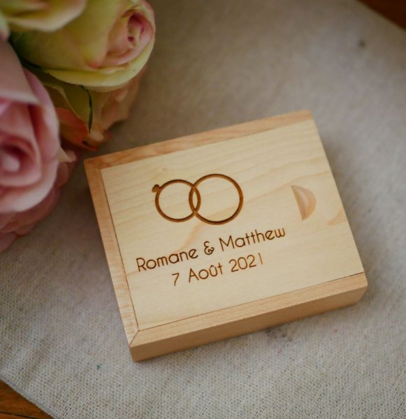 Usb-Stick Herz 64 GB 3.0 in personalisierter Box aus hellem Holz