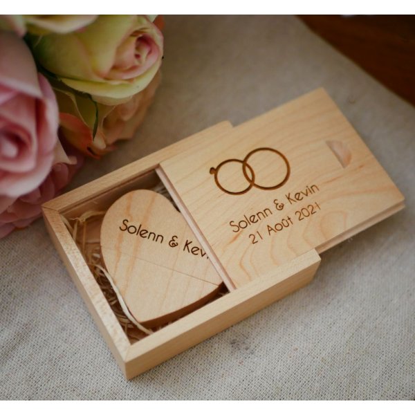 Usb-Stick Herz 64 GB 3.0 in personalisierter Box aus hellem Holz