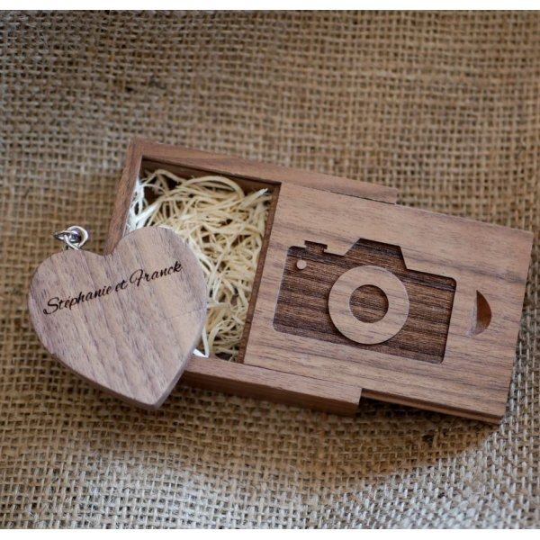 Usb-Stick Herz 32 GB in personalisierter Box aus dunklem Holz