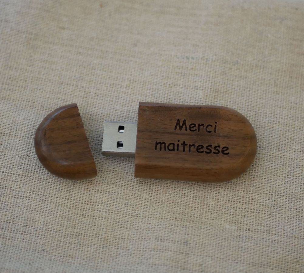 Ovaler USB-Stick zum Selbstgestalten durch Gravur, Holz nach Wahl