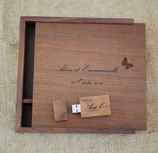 Coffret en bois personnalisé avec clé USB gravée assortie.