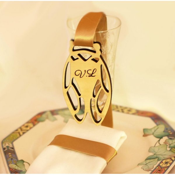 5 h&ouml;lzerne Platzkarten "Cigales" mit Namen personalisieren