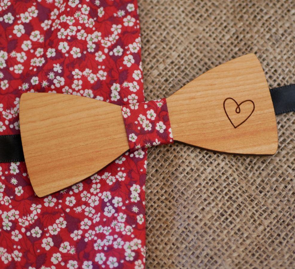Schmetterlingsknoten Holz Herz graviert gemalt zu personalisieren Made in France