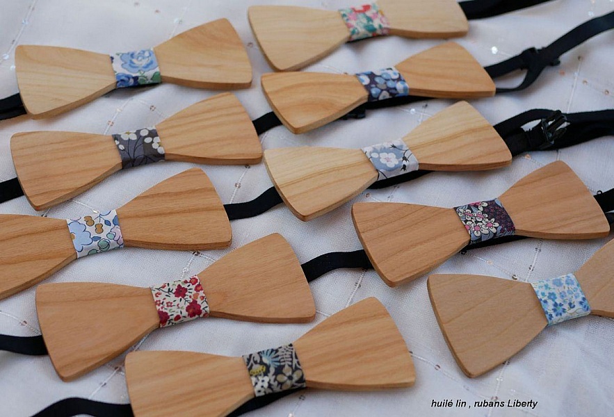 Schmetterlingsknoten aus Holz Kirschbaum ge&ouml;lt Leinen zu personalisieren Made in France