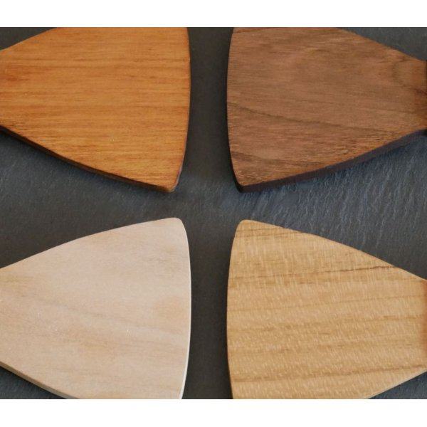 Schmetterlingsknoten Kind aus nacktem Holz zum Selbermachen