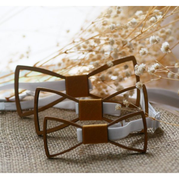 Kinderschmetterlingsknoten aus durchbrochenem franz&ouml;sischem Holz