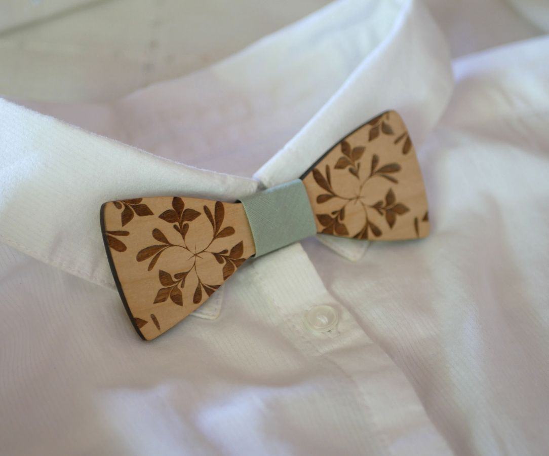 Bowtie Kind aus Holz graviert Blumen zu personalisieren passend zu den Männern Modell