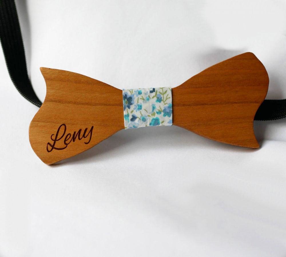 Bowtie Kind Holz Kirschbaum asymmetrisch zu personalisieren