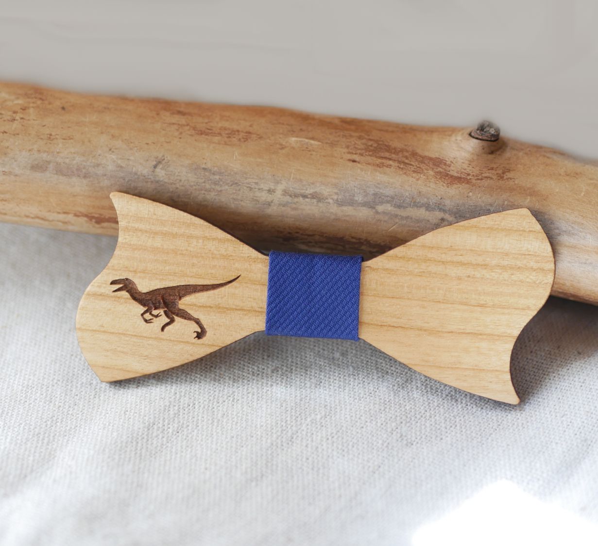 Bowtie Kind Holz Kirschbaum asymmetrisch zu personalisieren