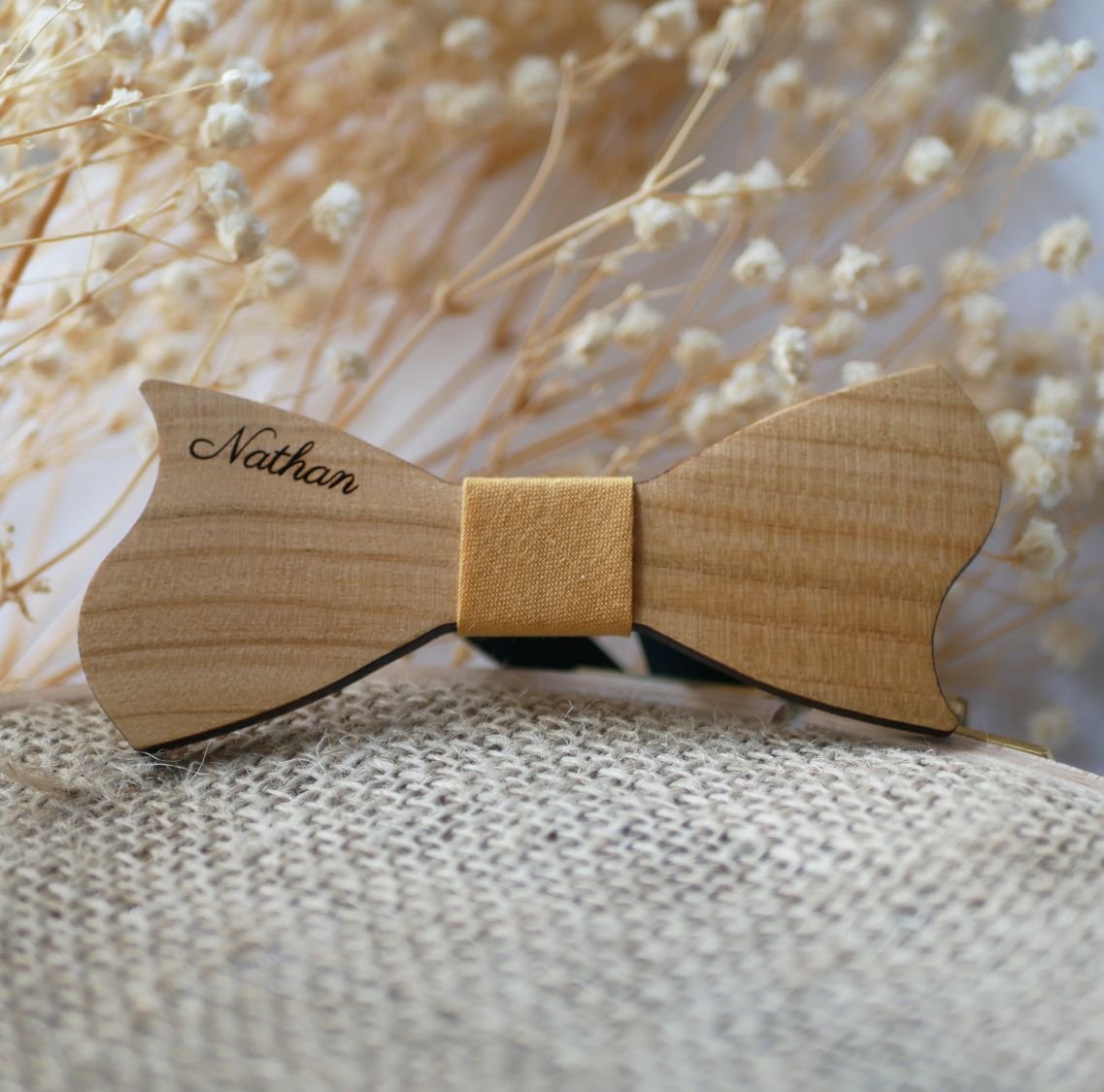 Bowtie Kind Holz Kirschbaum asymmetrisch zu personalisieren