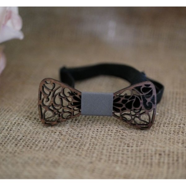 Mini-Schmetterlingsknoten aus Holz mit eleganten Arasbesken