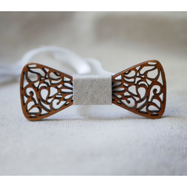 Mini-Schmetterlingsknoten aus Holz mit eleganten Arasbesken