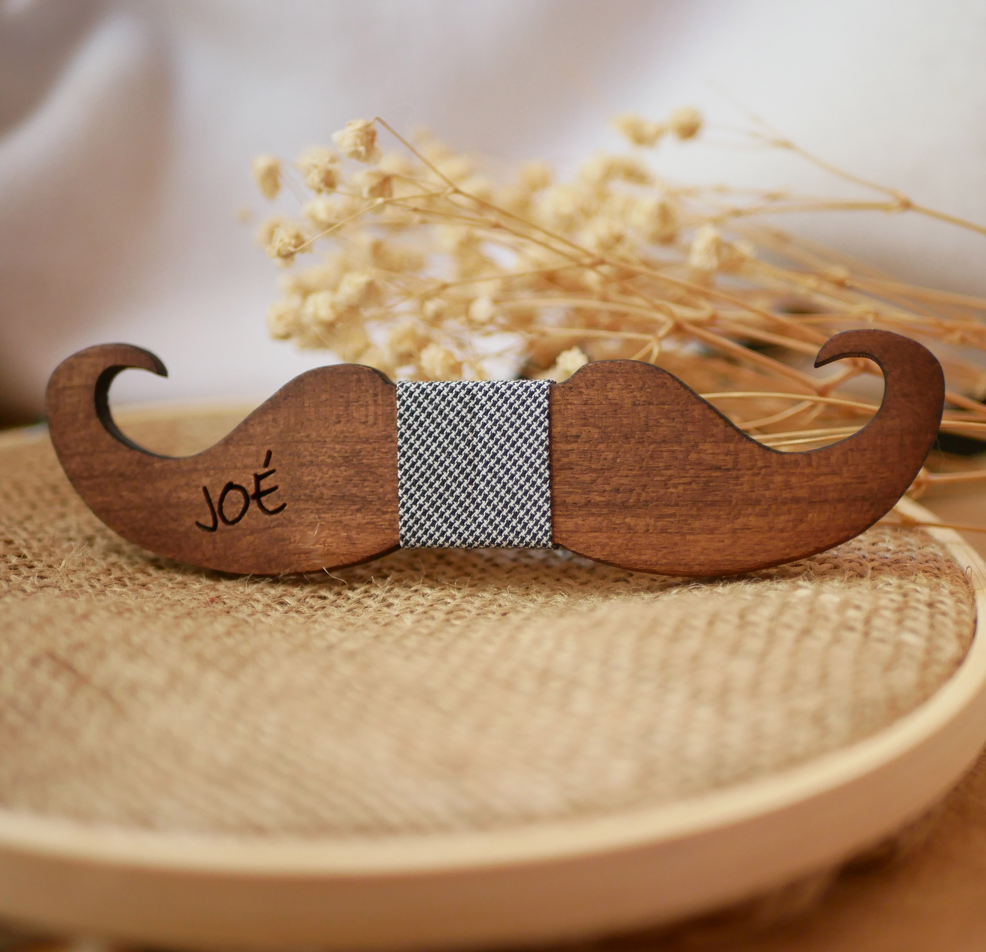 Schmetterlingsknoten Moustache aus gefärbtem Holz zu personalisieren Made in France