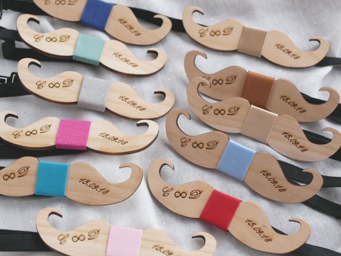 Moustache Schmetterlingsknoten aus Kirschholz zu personalisieren Made in France