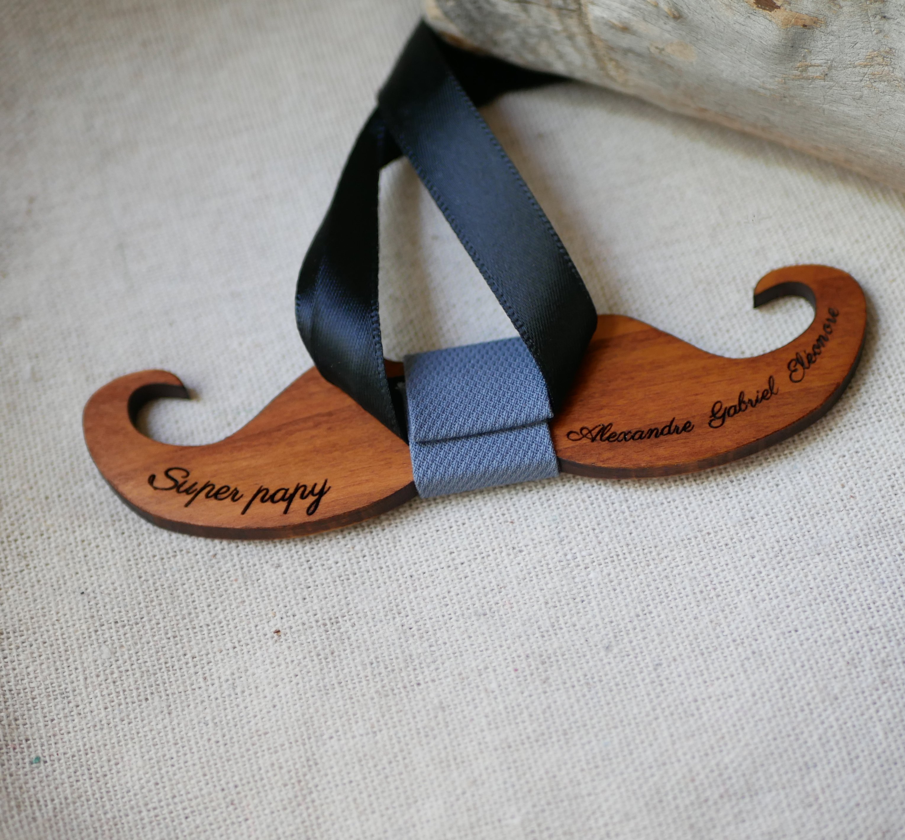 Schmetterlingsknoten Moustache aus gef&auml;rbtem Holz zu personalisieren Made in France