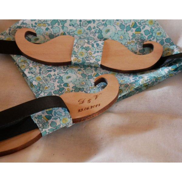 Moustache Schmetterlingsknoten aus Kirschholz zu personalisieren Made in France