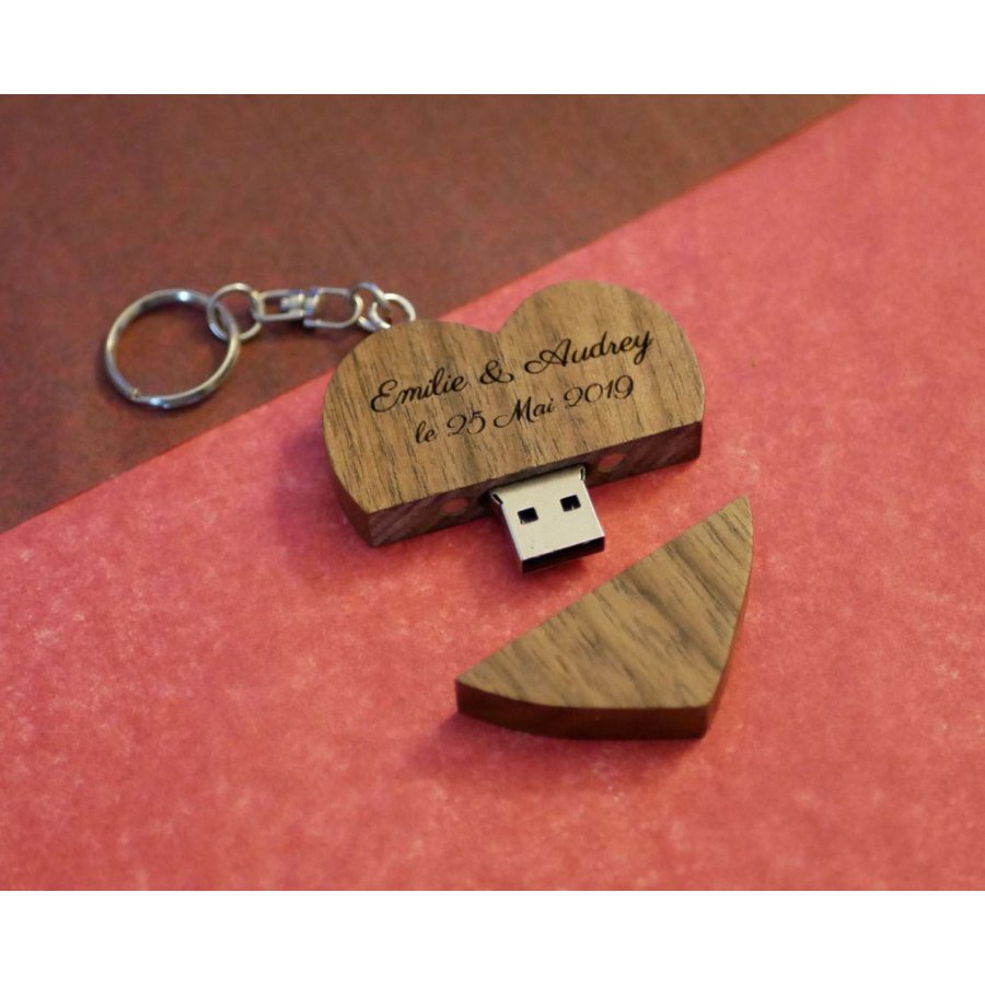 USB-Stick Schlüsselanhänger herzförmigen dunklen Holz zu personalisieren durch Gravur
