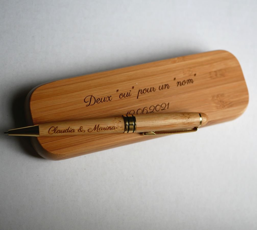 Stylo en bambou gravé dans coffret en bois massif personnalisé