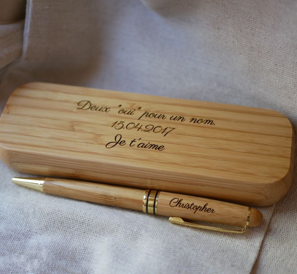 Stylo en bambou gravé dans coffret en bois massif personnalisé