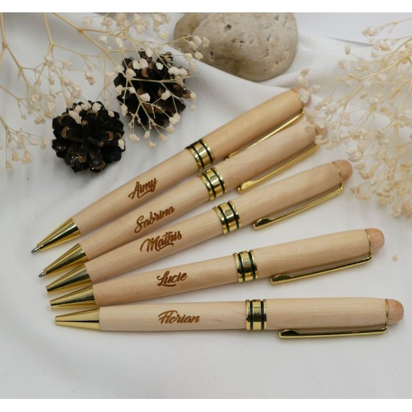 Heller Holzkugelschreiber mit Gravur zum Anpassen