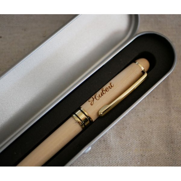 Stylo grav&eacute; personnalis&eacute; en bois coffret m&eacute;tal