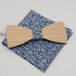 Einstecktuch Liberty Pepper blau und Fliege aus Holz anpassbar