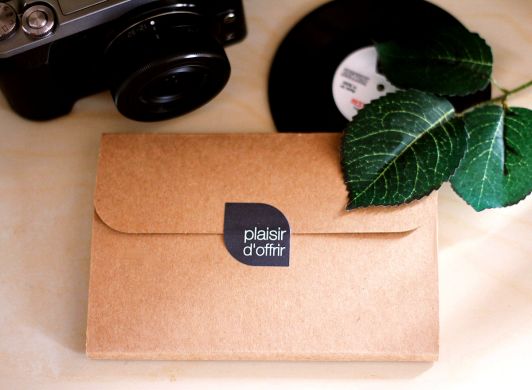 Jeweils in einer Papphülle (+ 9.00 €)