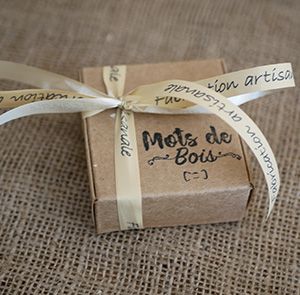 B-Kartonschachtel mit Bolduc-Umwicklung (+ 0.50 €)